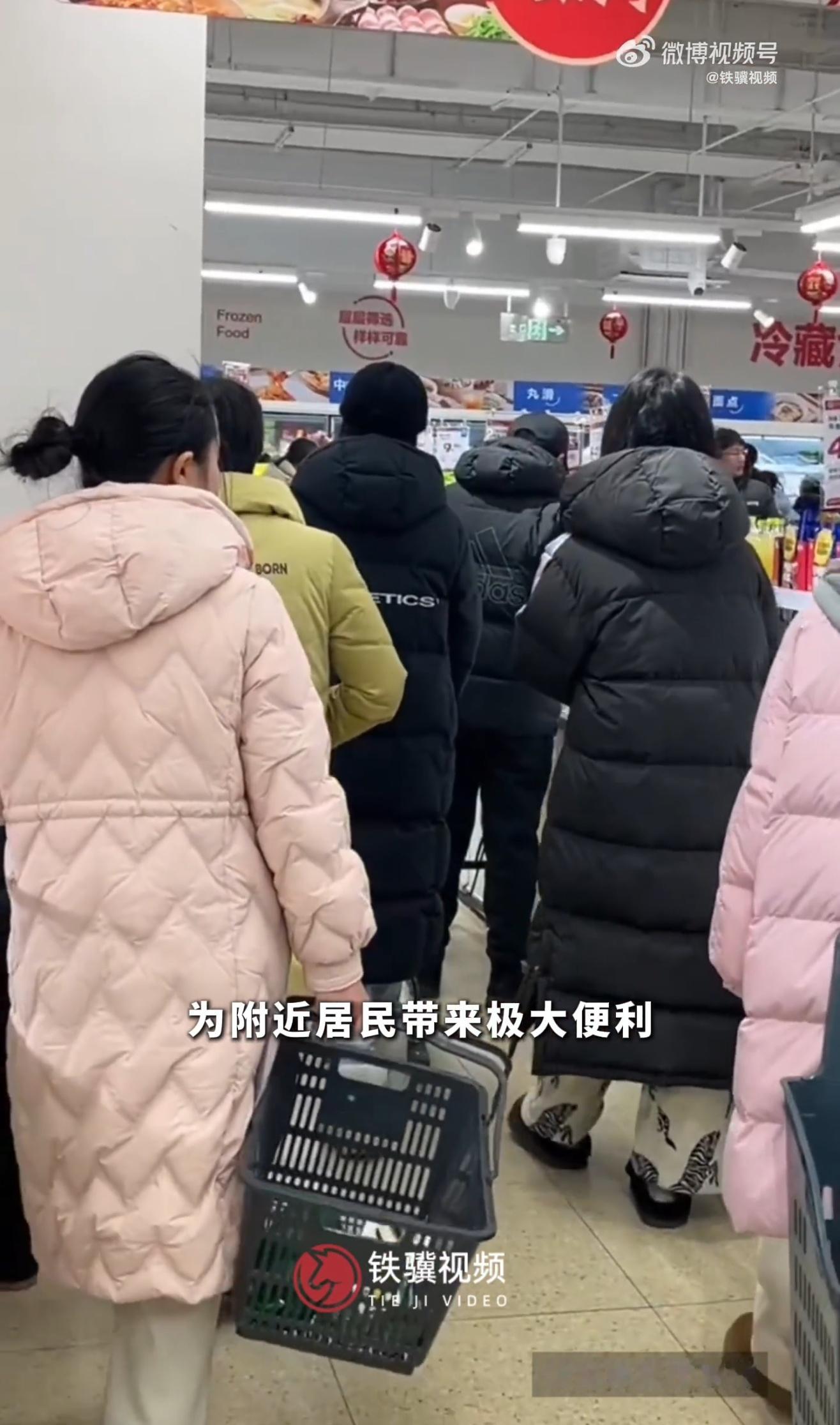 就近鲜配香透淄博家常味 春节临近，又到家家户户置办年货的时节。印象里，这时又该忙