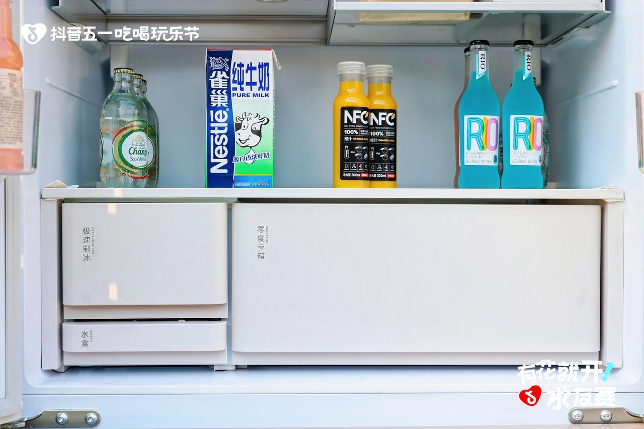去了西双版纳泼水节，本来只想玩个痛快，顺便接点祝福，结果玩到一半渴得不行，正好路