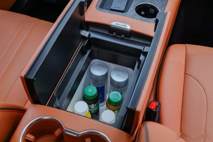 买车为什么一定要有动力冗余 什么是真正的豪华？是Nappa真皮的触感，还是几十个