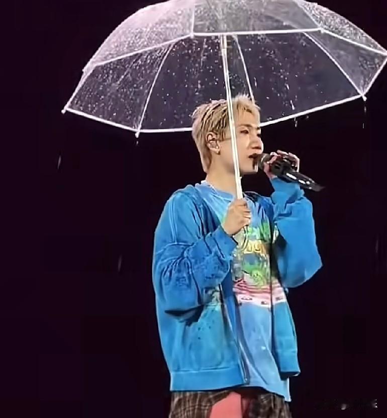 近日，沈阳遭遇暴雨洪涝灾情后，7月15日，沈阳籍歌手汪苏泷第一时间以个人名义捐款