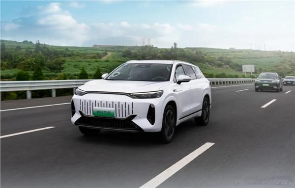奇瑞风云T10满油满电行驶了2169.641km，获得“驾驶插电混动SUV满油满