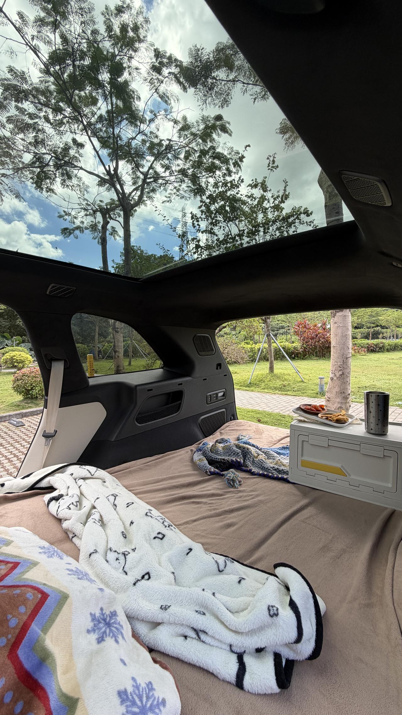 之前一直开宝马325Li，打算换电车前，前前后后跑了好多家店试驾，Model3、