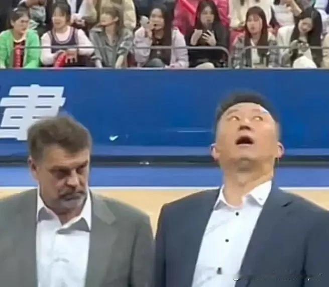 杜锋运气太好，广东要“白捡”冠军，赵睿郭艾伦孙铭徽相继伤停，本赛季冠军含金量大打
