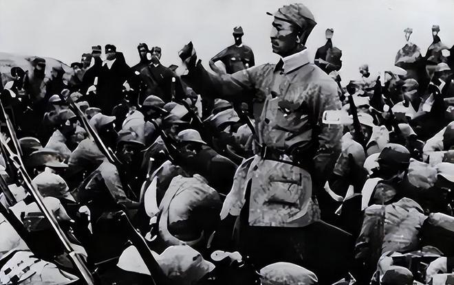 你以为当年解放军进藏，打的是一群拿着大刀长矛的奴隶兵？错。人家手里拿的，是清一色