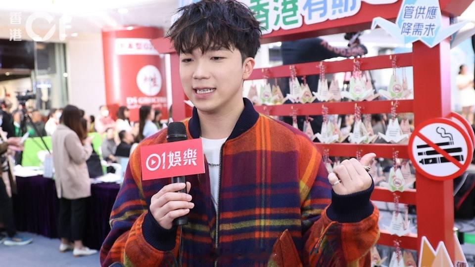 何晉樂叫車獲司機讚靚仔　對方慘遭網民寸眼盲：我又唔係自認靚仔何晉樂（Rock）今