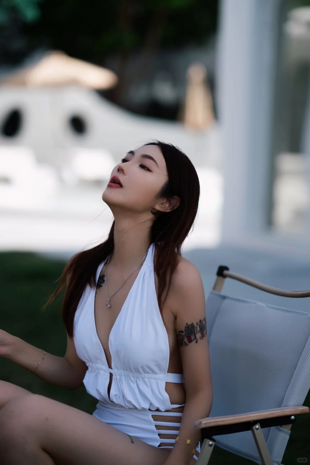 还有三张👙