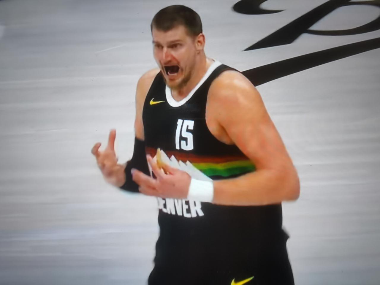 过把瘾就死！

        前年的季后赛，森林狼淘汰掘金，让双方结下了梁子！