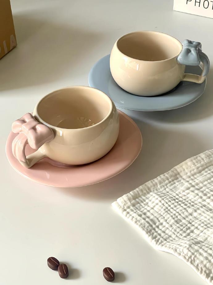 马卡龙色系的圆乎乎咖啡杯 