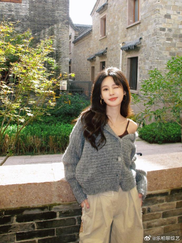 郑合惠子wink   郑合惠子wink这个萌，简直就是萌到我的心巴上了呀！😉好