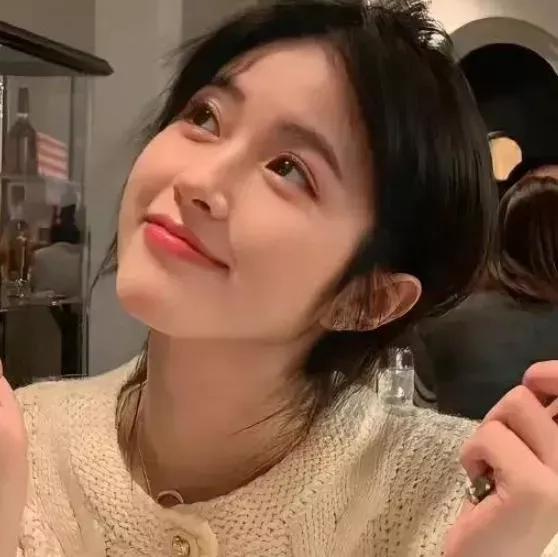 暖意浓浓，咖啡馆里的美好时光秋日氛围咖啡馆 秋日里的咖啡馆 咖啡馆照 咖啡馆日常