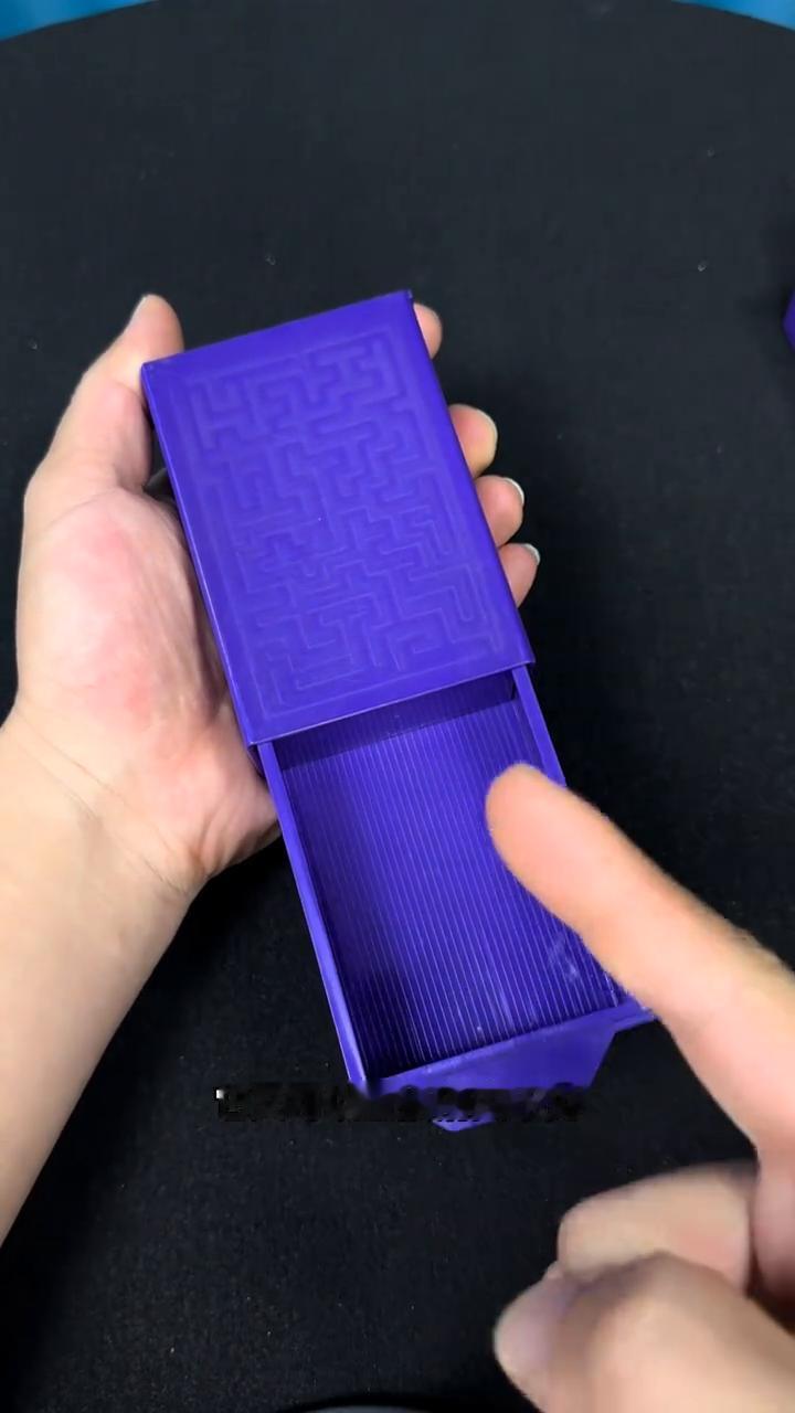 把哥们搞懵了教学。
来一根，蹭一根，蹦一根，蹭吧。烟呢？不在里面吗？这不是吗？满