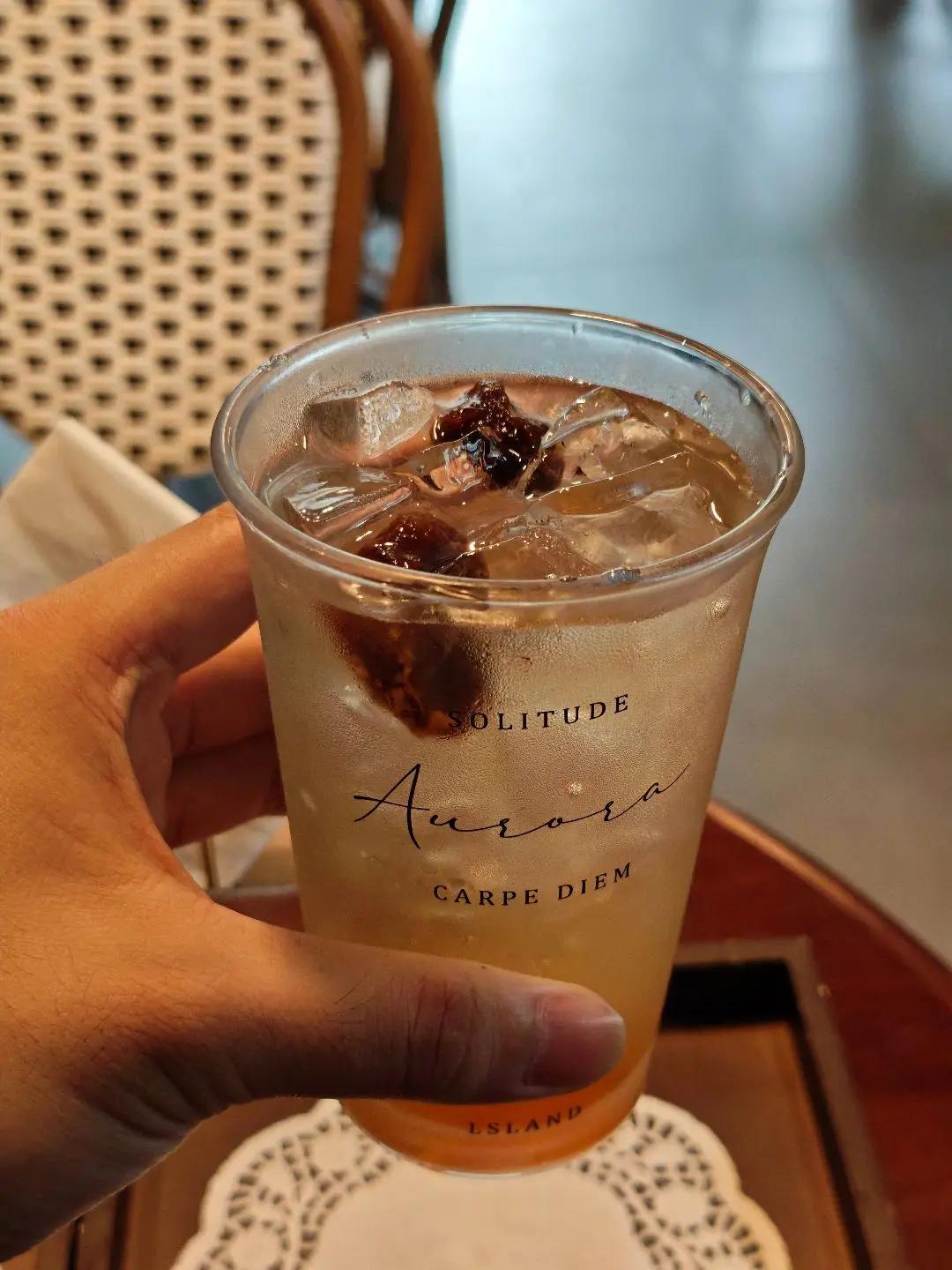 下午茶到小酌无缝切换！番禺这家店太会了☕️🍸就在番禺荔园新天地旁边，环境很大很
