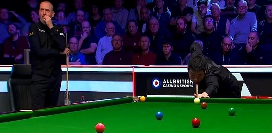 打台球这事，手上活儿再细，心里也得有根定海神针。
庞俊旭赢了“金左手”威廉姆斯，