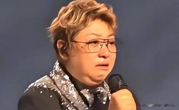 1句“走个面儿”，撕开韩红白鹿的尴尬：人设太完美，摔得就越狠

韩红一句“走个面
