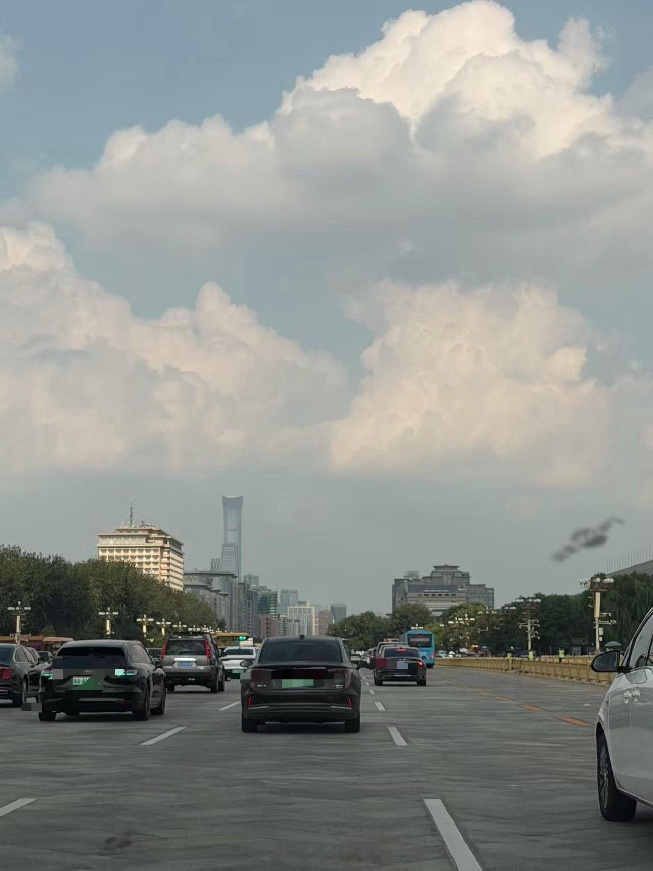 日喀则的云与北京的云 
