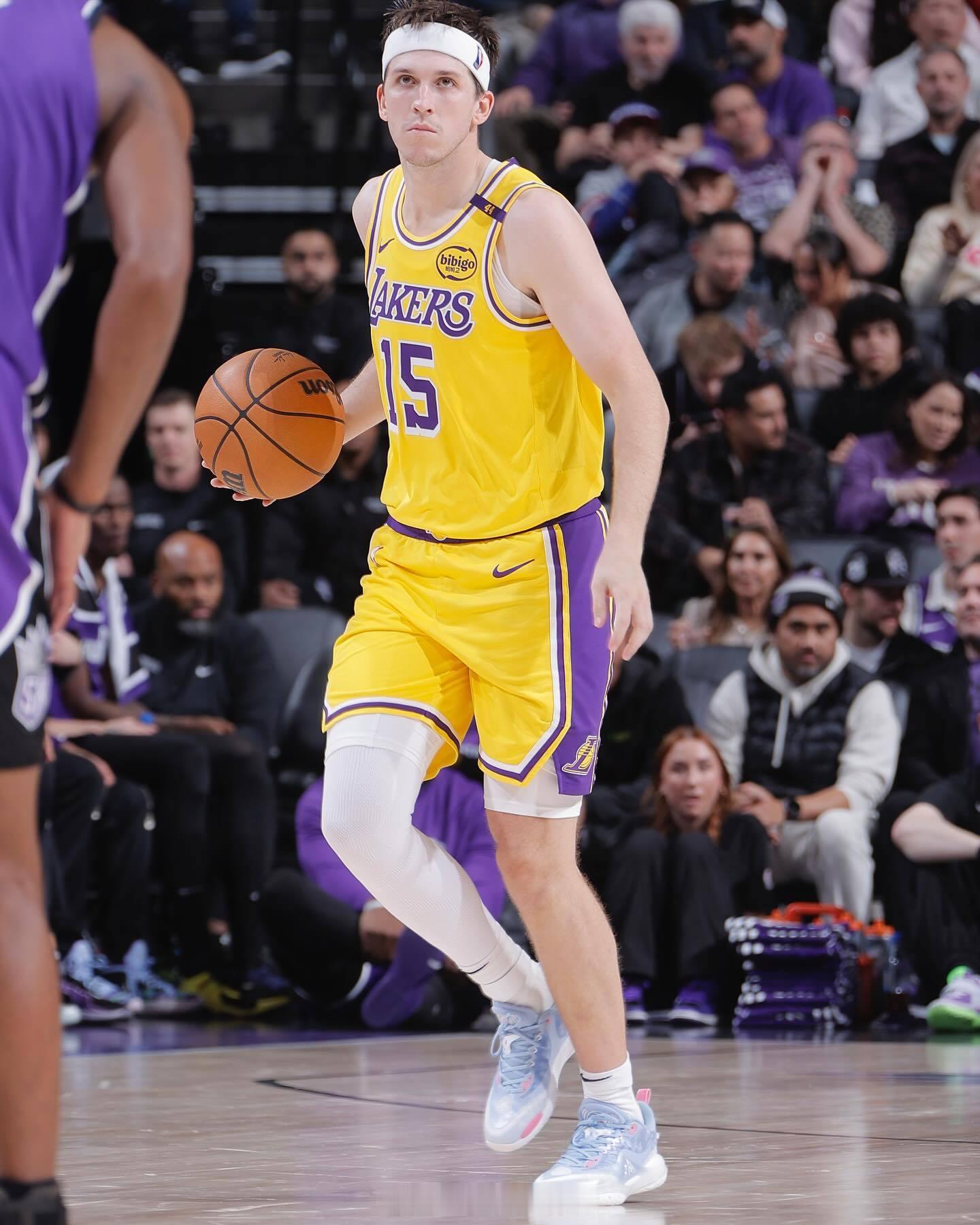 里弗斯是个很有职业道德的代言人，这图片发的很全面，就是忘记标注价格了 