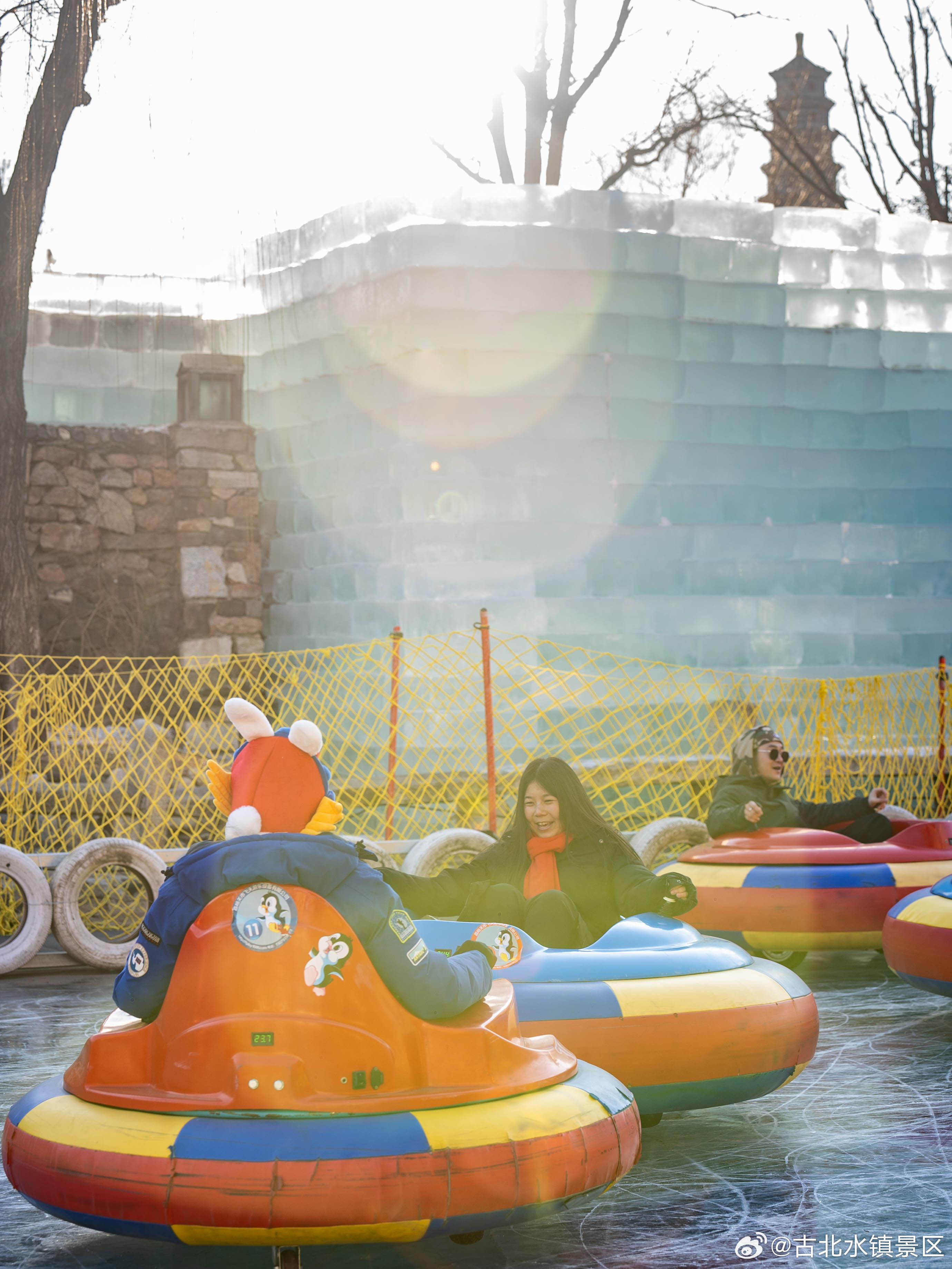 阳光融化屋檐冰棱，欢笑从水镇升起今天的冰雪之旅有古北水镇相伴早安，宝子们~ ##