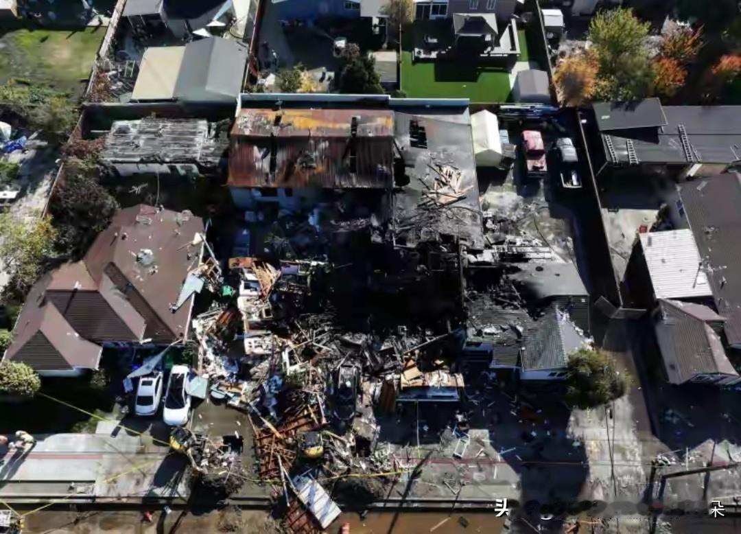 【突发！美国加州居民区燃气爆炸致6人受伤，现场画面触目惊心】

当地时间12月1