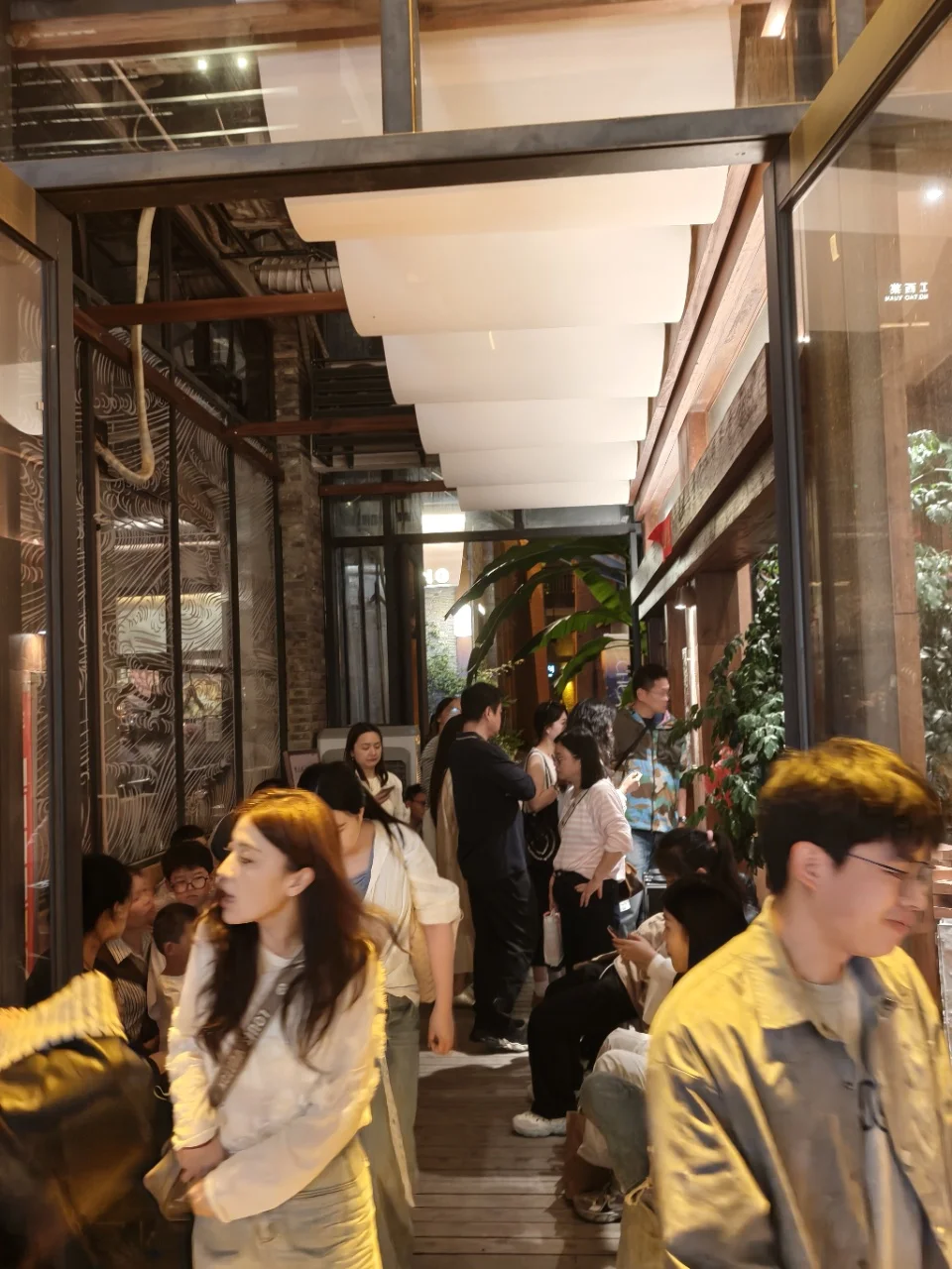 我去？！什么情况😳景德镇这家店来明星了？