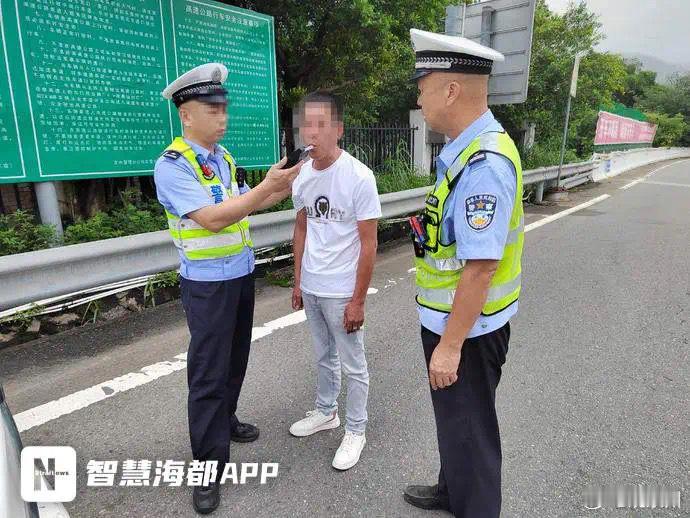 #福建一网约车司机酒驾竟还载客#4日上午，福建泉州高速交警三大队通报，民警查获一