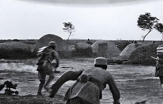 雪村血战：司令员身中二十余弹、政委举枪自尽，主席看到名单后沉默良久，随即废除一项