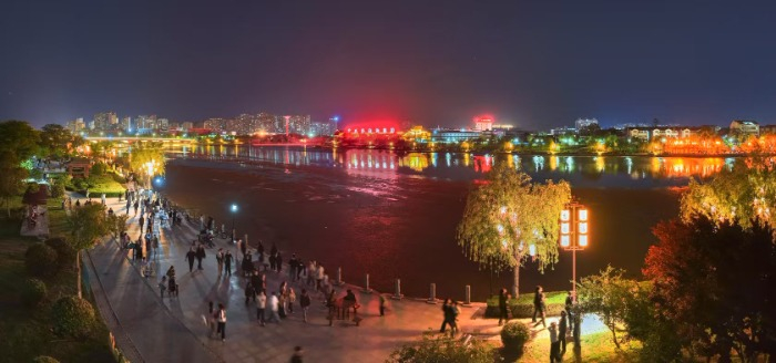 #皖北首个全沉浸式游船夜游大戏#【“涡河夜画”亮灯，亳州首个全沉浸式游船夜游项目