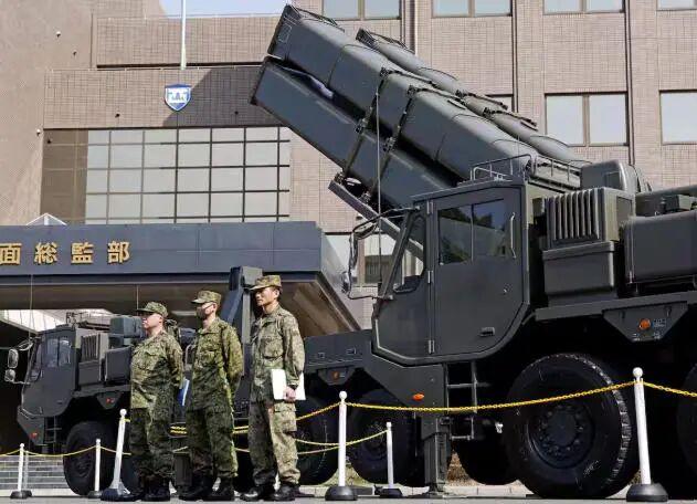 狼子野心，日本架大炮“瞄准中国”！
 
据日本防卫省3月31日消息，日本自卫队在