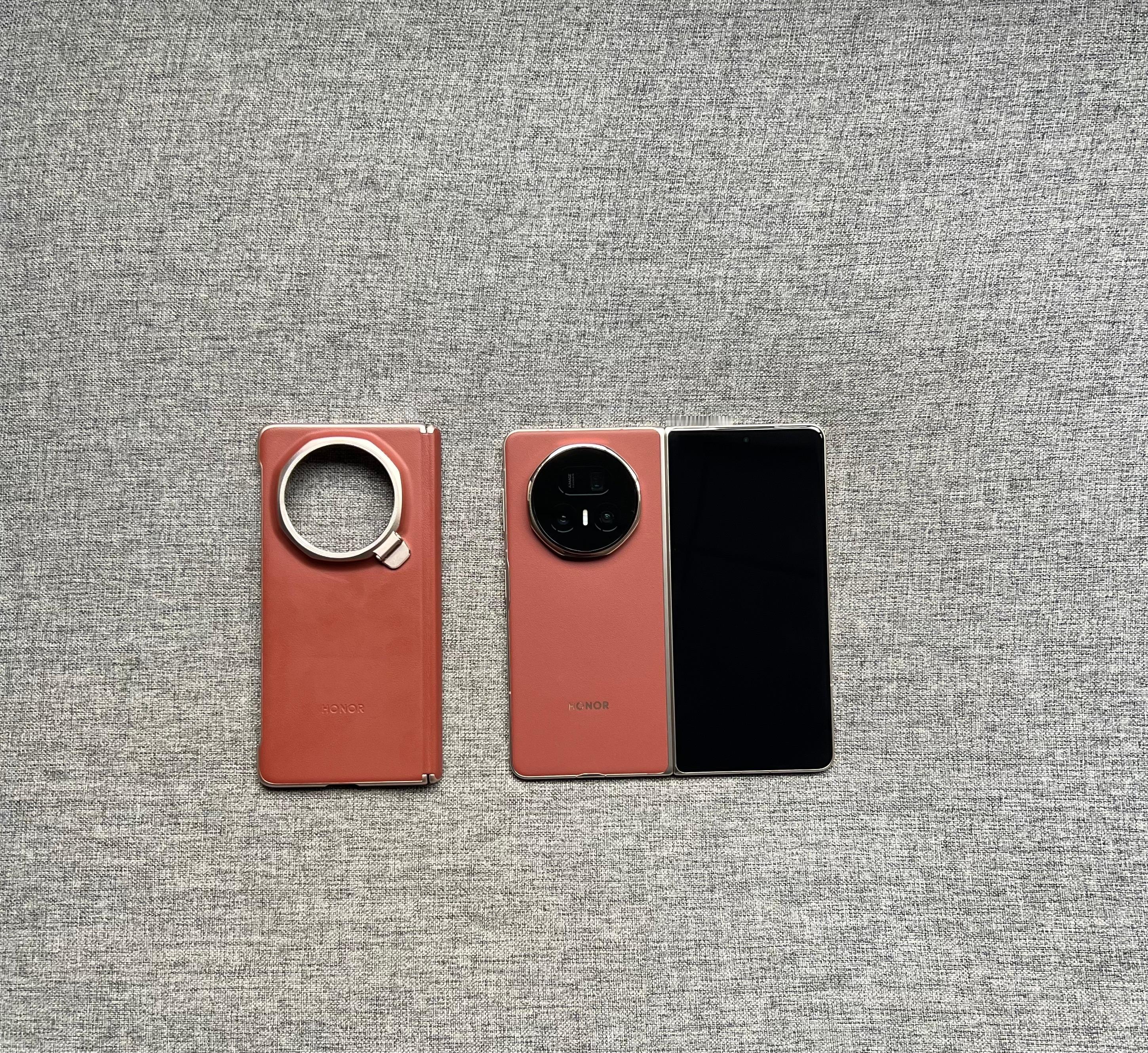 荣耀Magic V5 16+512G 丝路敦煌，外屏细小划痕，内屏完美，外壳小磕