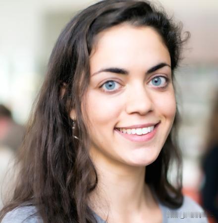 马斯克官宣小15岁AI高管女友：4个娃的妈妈，印度血统引热议
 
最近科技圈炸锅