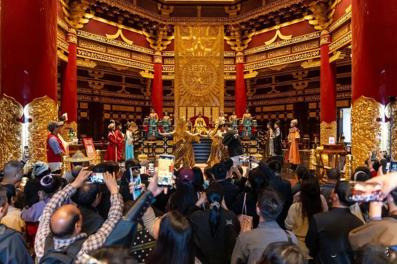 【隋唐洛阳城国风耀隋唐次元嘉年华 假期持续精彩！】

▌隋唐洛阳城联动上海造梦马