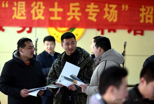 当兵两年回来,出路就是做保安吗?绝对不是。当兵两年回来，出路远不止做保安。虽然保