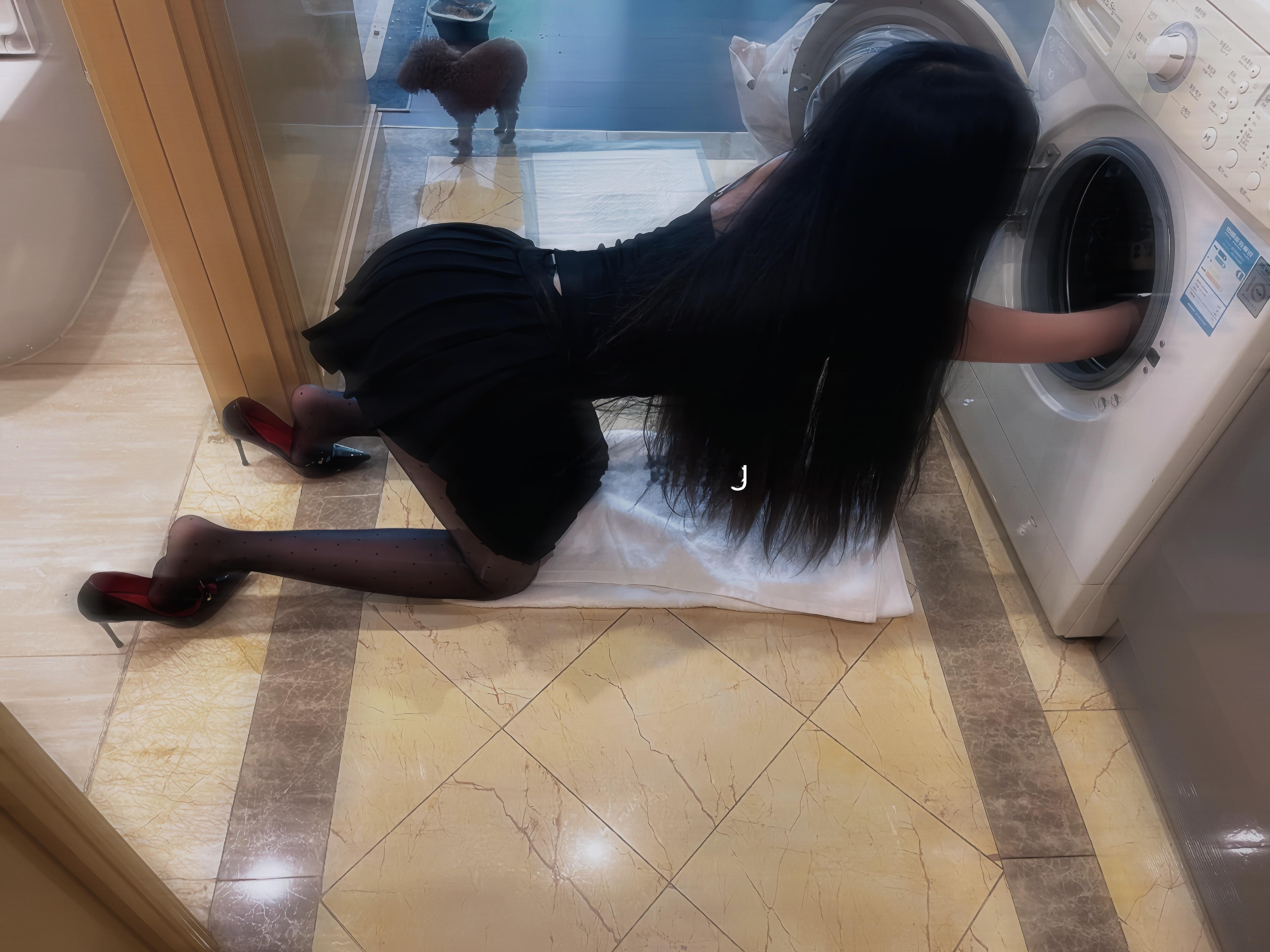 SweetSpicyGirl    上得厅堂，钻的进洗衣服   