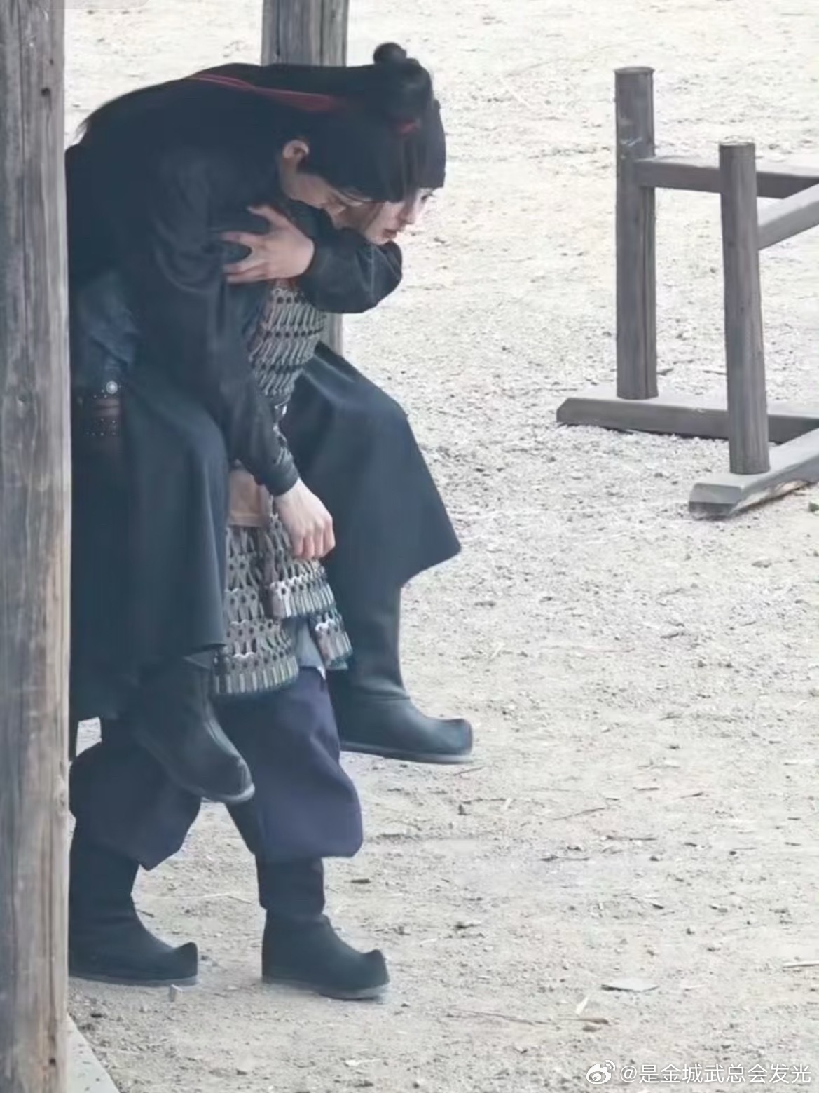 主要是这娘们这么轻还能扛得起一米八几的张凌赫俺不中了田曦薇165.5高体重70多