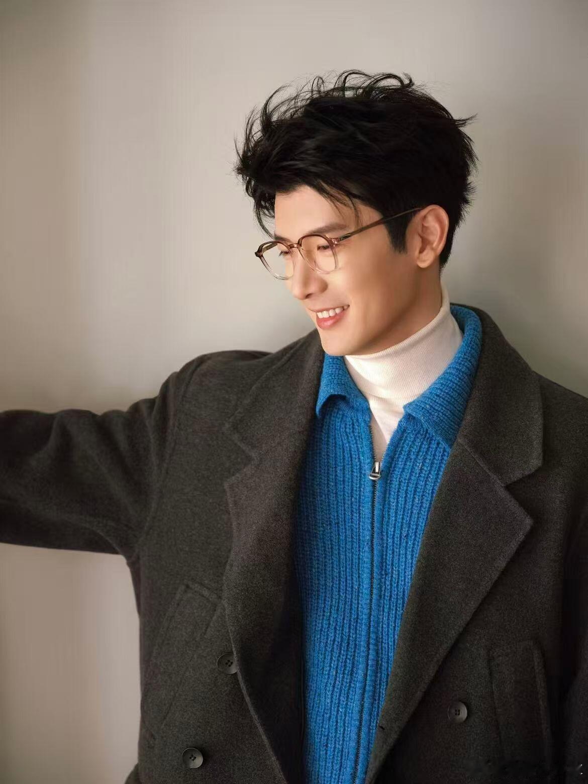 谁懂刘芮麟亲之前三个大喘气那一刻空气都凝滞了。三声克制的喘息是最后的堤防，而后吻