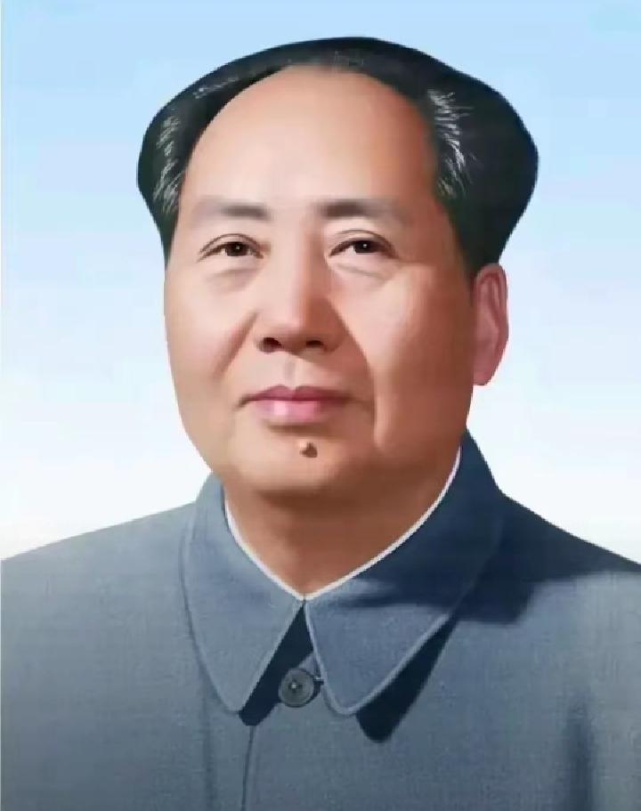 很多人都好奇，早年在党内职务并不突出的毛主席，为何会一步步成为全党、全军和全国人