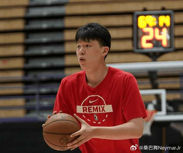 杨瀚森G联赛 出战31分钟，投篮4中3得到8分3篮板3助攻6失误03月18日 今