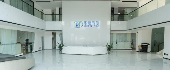 中东战火下氦气价格暴涨！华特气体一个月股价涨超40%，去年净利下滑26%