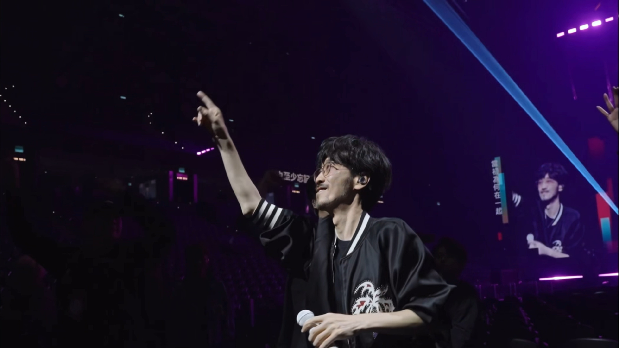 周传雄索尼音乐见证了周传雄黄金岁月从经典传唱到全新出发，周传雄签约索尼音乐，是情