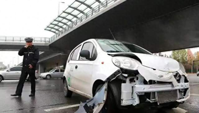 家用车只买这2种险就够了？能挡住95%风险，每年真能省3000多元？
