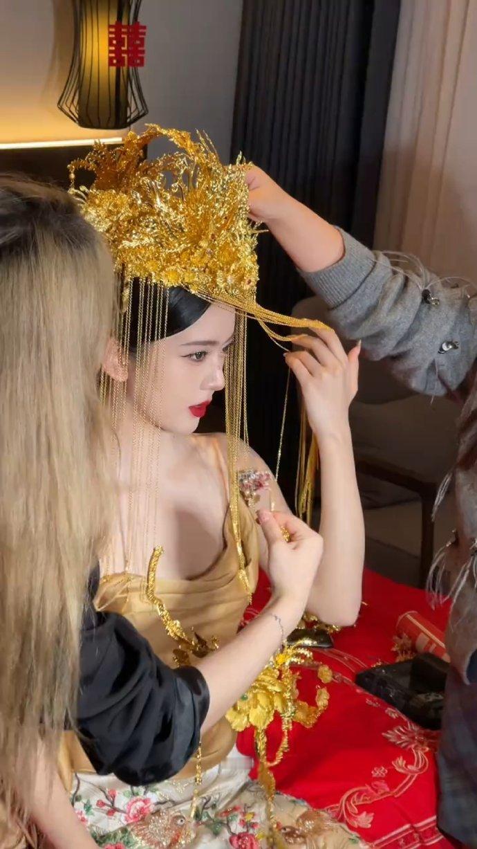 金子最软的就是带有感情的时候，也是三斤或者凤凰霞帔 