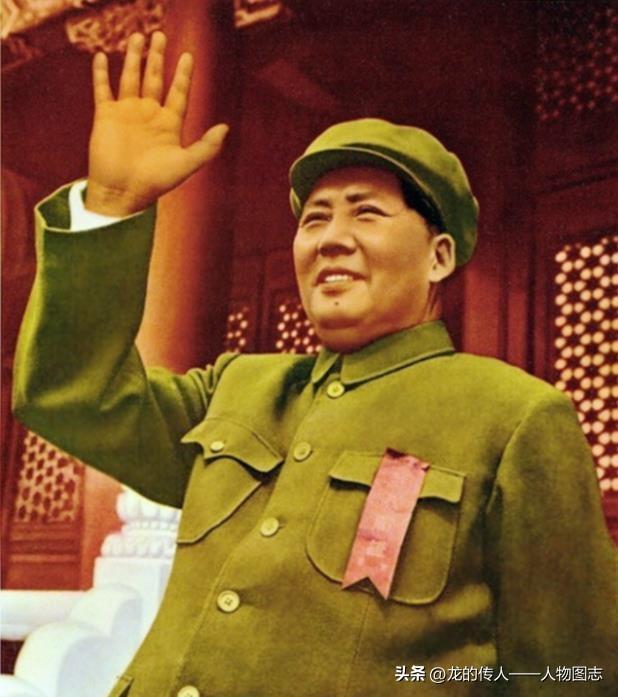 1953年5月1日毛主席在首都庆祝五一劳动节大会上