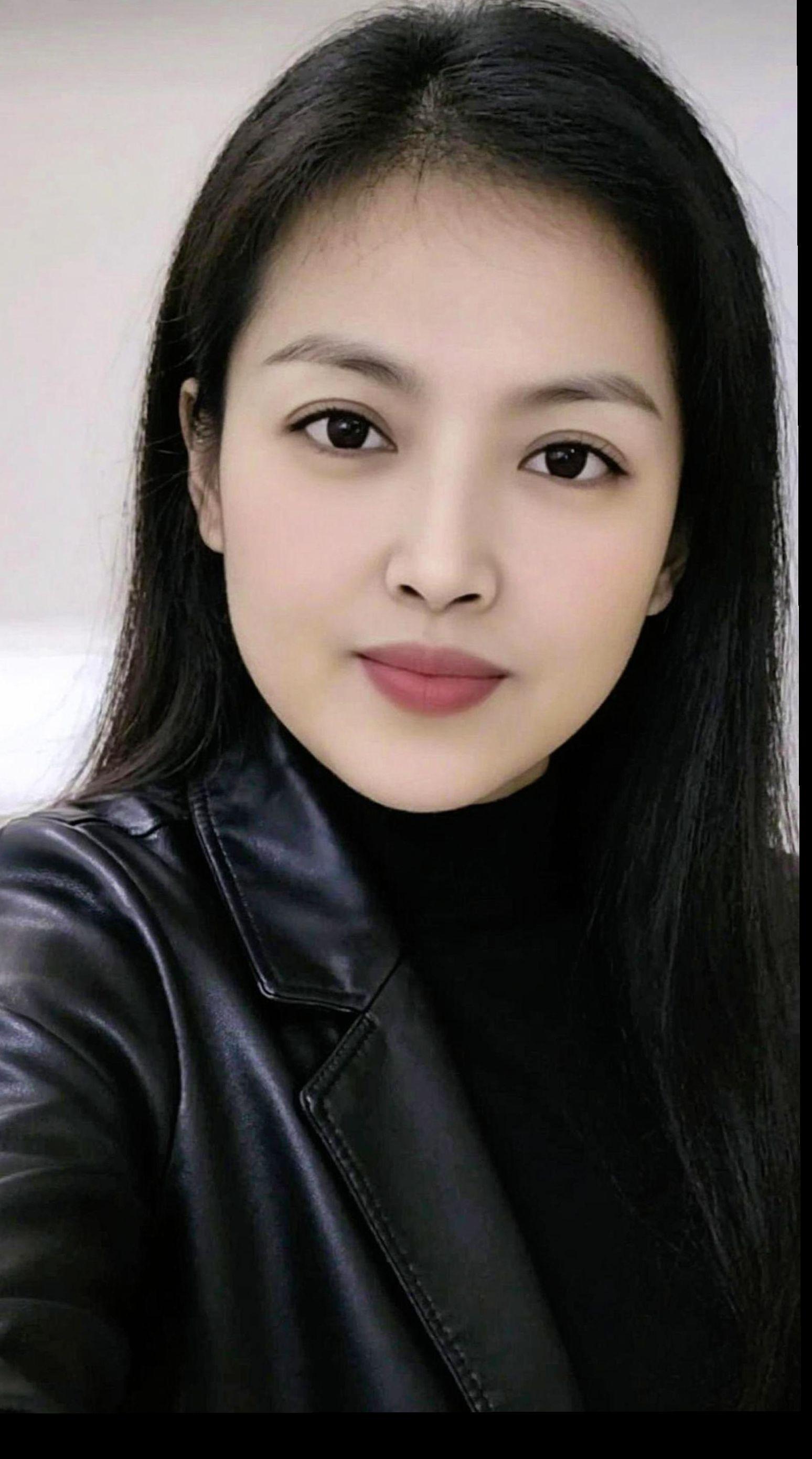 愿所有美好如约而至 AI皮衣自拍