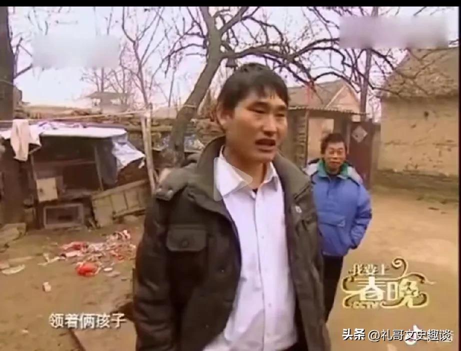 大衣哥成名前后真是变化之大，就像跟换了个人似的。他在2012年星光大道获得冠军之