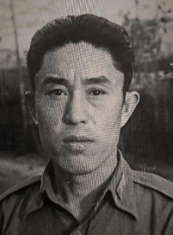 1950年，郑洞国去看病，路过北京时，被周总理叫来家里吃饭，席间，周总理问他：“