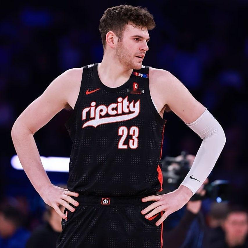 波特兰开拓者 多诺万·克林根在开拓者战胜爵士的比赛中表现出色：🔸 23 分🔸