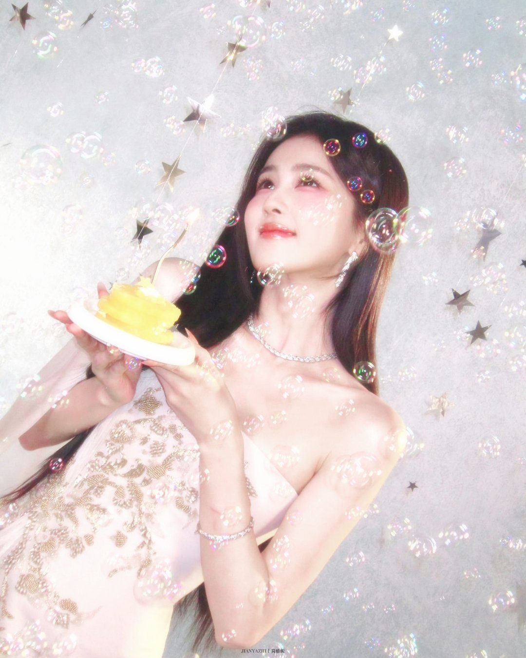 秋意恰逢生辰，繁花为你盛开🌷 ​​​
