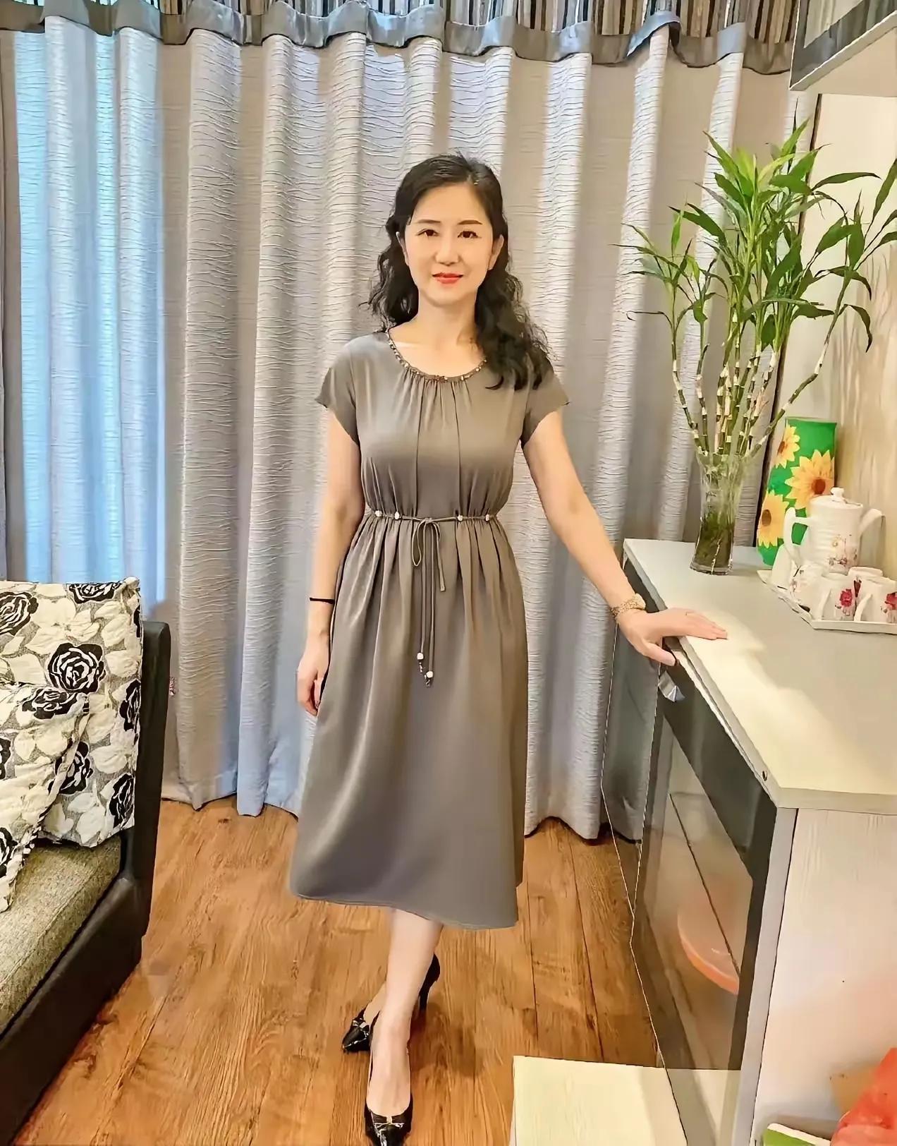 嫁人生病时能有专人照顾，心里会更踏实。无儿无女在生病的时候，连那一片药，端一杯开