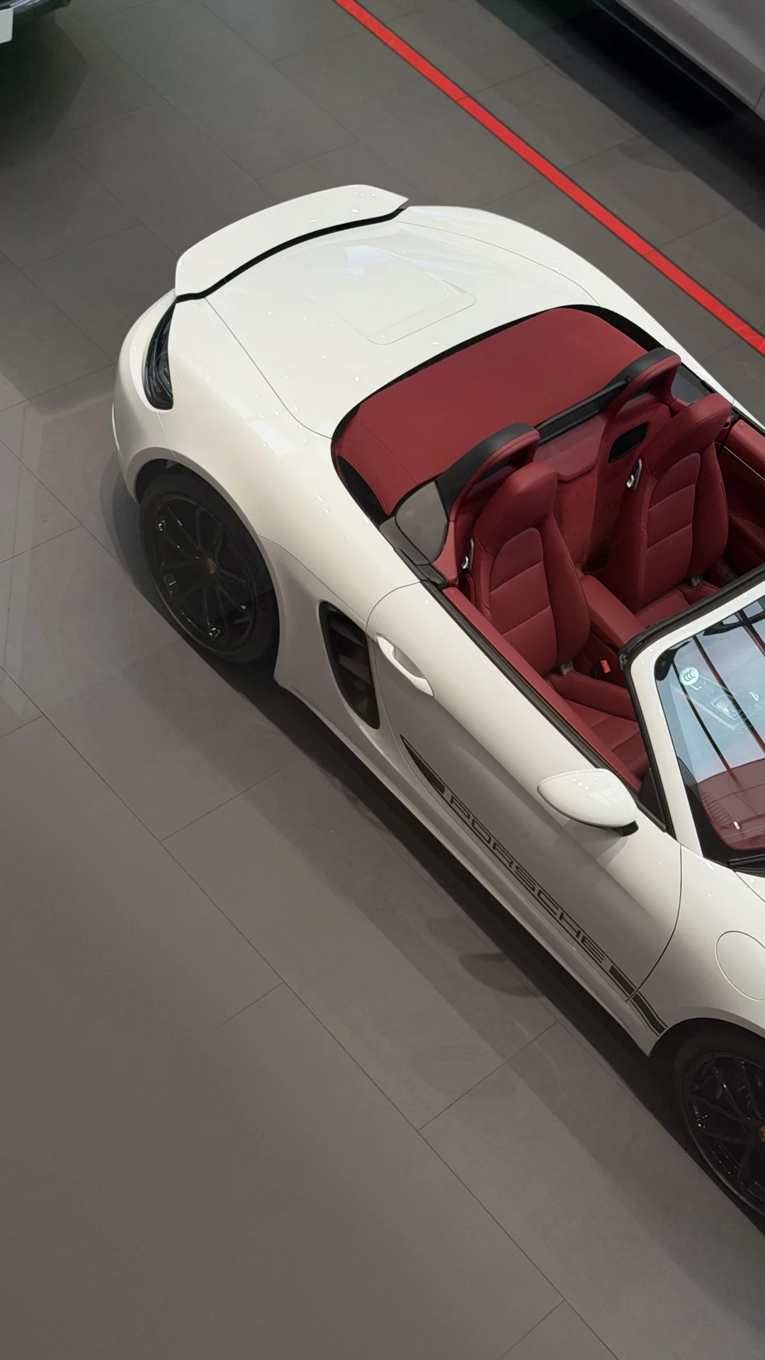 物质简，关系淡，情绪安