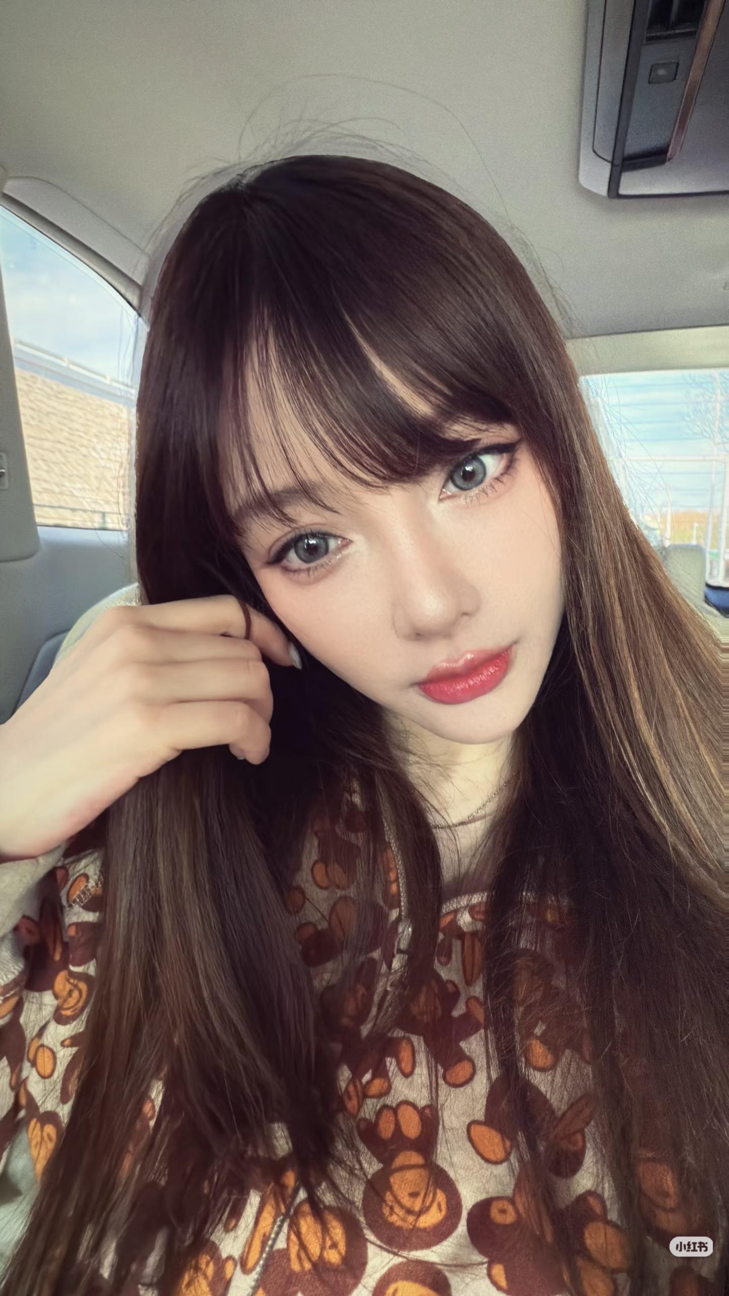 李小璐今日📕更新文案:回家噜噜～%定格2000s %清清日常库存李小璐一璐同行