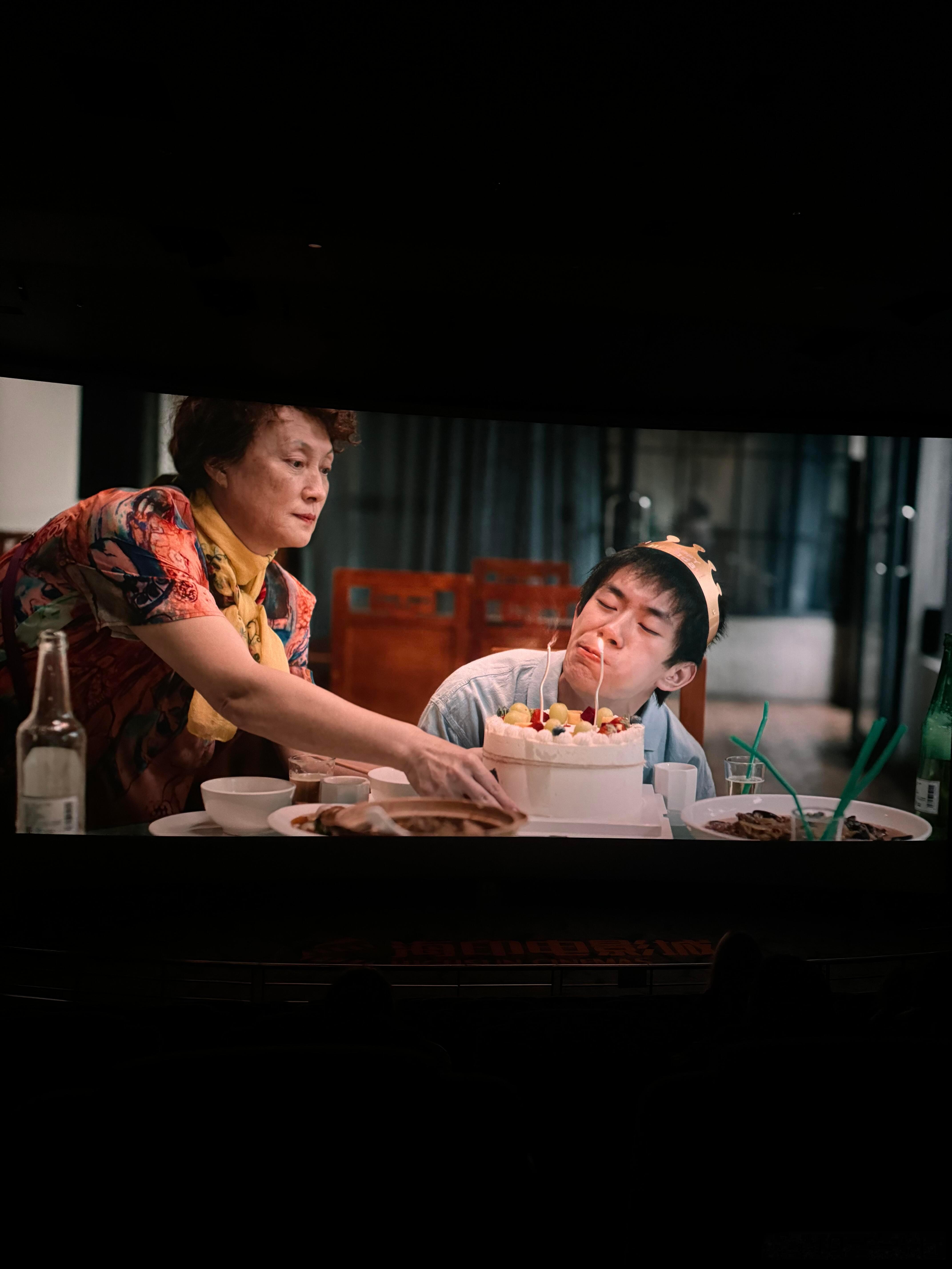 易烊千玺面试戏演哭剧组所有人 易烊千玺演技没得说👍1️⃣做为一个正常人能把脑瘫